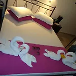 George Hotel *