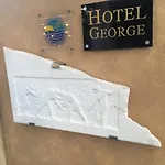 Hotel George *