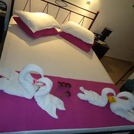George Hotel *